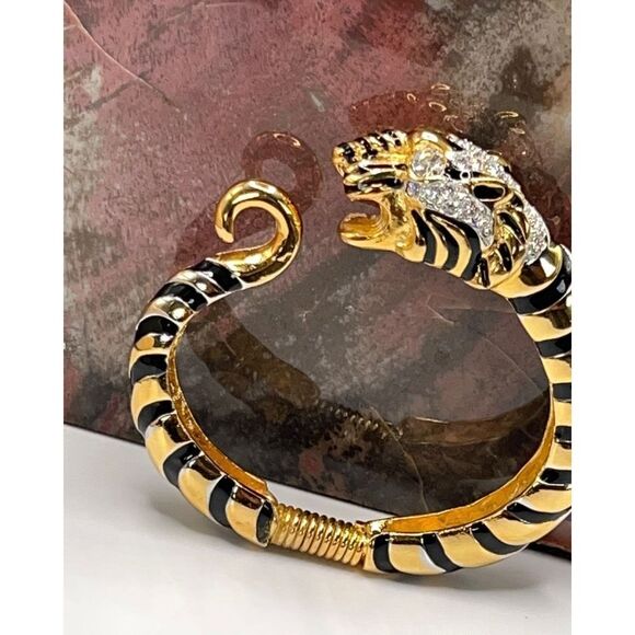 Black & Crystal Tiger Head Bracelet - Picture 5 of 12